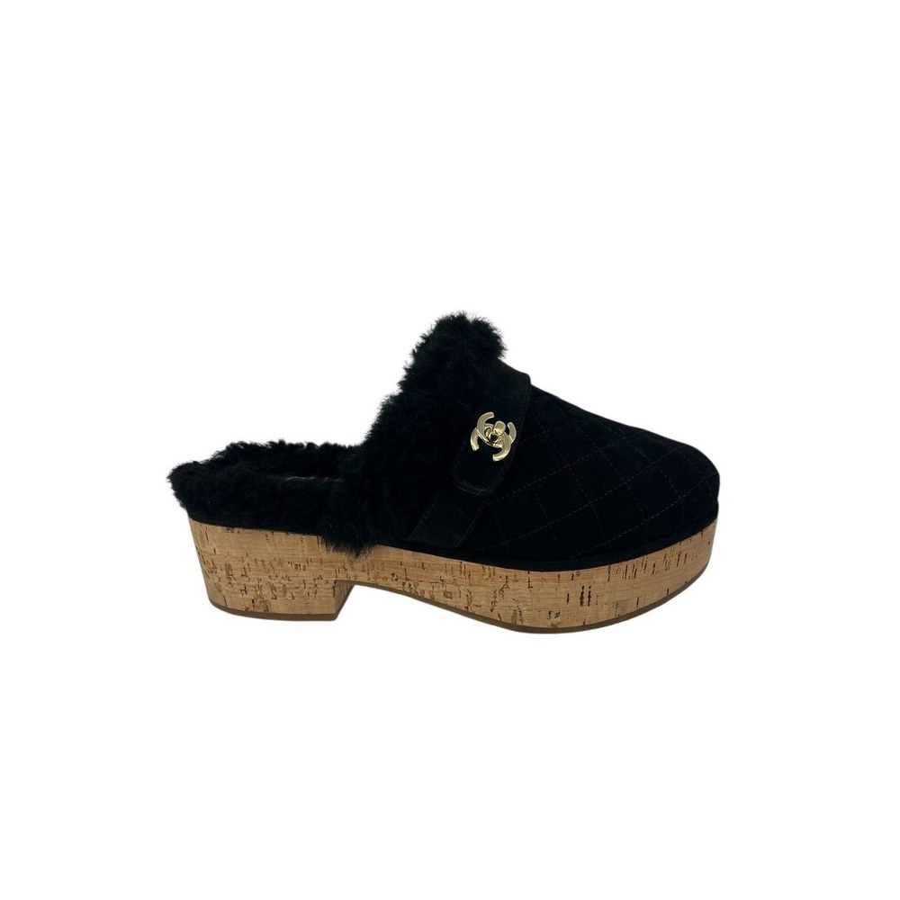 Chanel 21A Black Shearling CC Turn Clasp Quilt Cork Mules Size 36